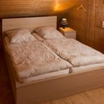 Schlafzimmer oben mit Doppelbett