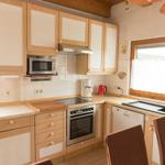 Küche mit mit umfangreicher Ausstattung