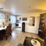 Wohnzimmer mit Blick zum Strandweg