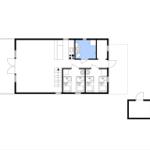 Stueplan zeigt Wohnbereich, Küche, Bad und vier Schlafzimmer mit Betten.