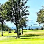Der Golfplatz am Haus mit herrlichem Blick auf die Ostsee und die Fehmarnsundbrücke