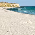 Steilküste mit Naturstrand am Ende der Straße (15 Fußminuten)