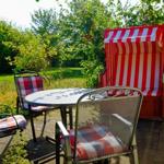 Blick von der Terrasse ins Grüne