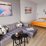 Wohn-/Schlafzimmer mit Doppelbett