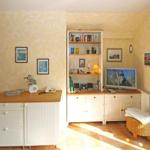 Nach einem langen Spaziergang die Beine hochlegen und die Lieblingssendung schauen