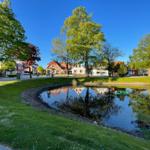 Ein Blick vom Ententeich auf das schöne "Haus Adele".