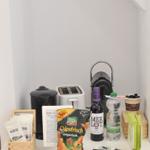Toaster, Nespresso Kaffeemaschine, Teekocher, Minibar
