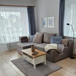 Wohnzimmer mit Umbauliege