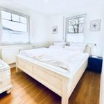 Schlafzimmer mit Kleiderschrank