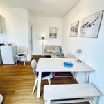 Heller Essbereich im Wohnzimmer