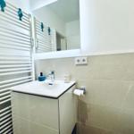 Badezimmer mit Handtuchheizkörper