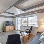 Wohnzimmer mit Zugang zur großen Terrasse...