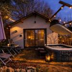 Gemütliches Ferienhaus mit privatem Whirlpool und Terrasse