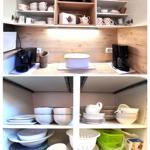 Ausstattung von Geschirr (oben Kaffee-Tee/unten Essgeschirr)