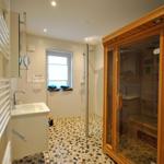 Bad Erdgescho mit Infrarotkabine