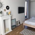 Geräumiges und schön eingerichtetes 3. Schlafzimmer mit TV und Zugang zu beider Terrassen...