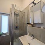 Großes Duschbad mit Fenster im OG...