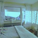 Blick auf den Balkon (Tür zum Balkon)