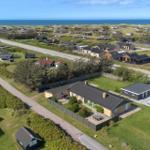 House with garden and terrace near the beach