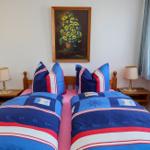 Schlafzimmer mit Doppelbett