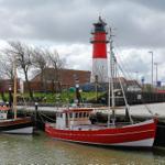 Büsumer Museumshafen mit Leuchtturm
