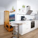 großzügige, komplett eingerichtete Küche