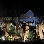 Der Wintermarkt in BH lockt mit hölzernen, lebensgroßen Krippenfiguren im Rosengarten