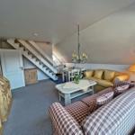 Blick Richtung offener Küche in Ost-Lage