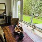 Esstisch/Ausblick in Garten