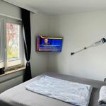 Schlafzimmer mit TV