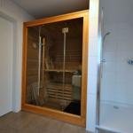 Sauna im Bad oben