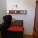 Sofa im kleinen Zimmer