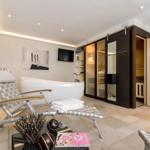 Wohnbereich mit Whirlpool, Sauna und Liege