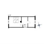 Erdgeschossplan mit Schlafzimmer und Treppe zur oberen Etage.