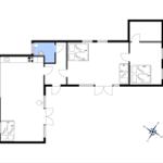 Wohnung mit Küche, Bad und drei Schlafzimmern mit Betten.