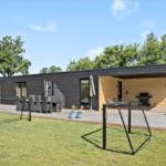 Moderne Ferienwohnung mit großem Garten, Grill und Fußballtor.