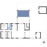 Wohnung mit Küche, Bad, drei Schlafzimmern und Wohnbereich.