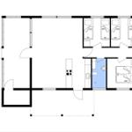 Wohnung mit Küche, Bad und vier Schlafzimmern mit Betten.