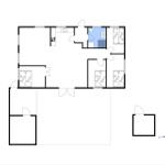 Die Wohnung hat drei Schlafzimmer, eine Küche und ein Bad.