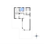 Die Wohnung hat drei Schlafzimmer, eine Küche und ein Bad.