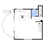 Die Wohnung hat eine Küche, Bad und eine Treppe zur oberen Etage.