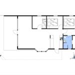 Apartment with three bedrooms, kitchen, and bathroom. Floor plan with orientation.