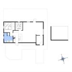 Dieses Apartment hat zwei Schlafzimmer, eine Küche und ein Bad.