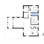 Wohnung mit drei Schlafzimmern, Küche und Bad. Raumübersicht mit Kompass.