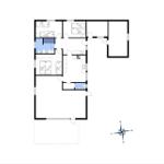 Die Wohnung hat drei Schlafzimmer, eine Küche und zwei Badezimmer.