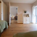 Schlafzimmer mit 2 Einzelbetten ( 90x200 )