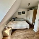 2. Schlafzimmer mit zwei Einzelbetten