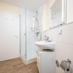 Badezimmer mit Dusche