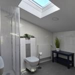 Badezimmer mit Dusche, Toilette und Fenster
