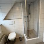WC und Duschkabine...
